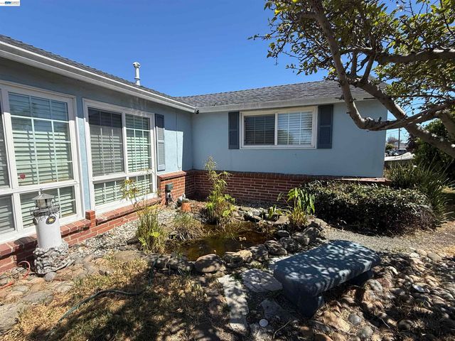 1362 Esser Ave, San Leandro, CA 94579
