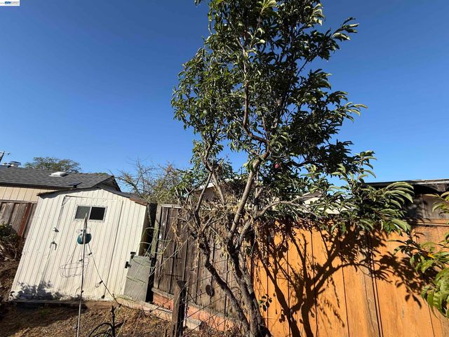 1362 Esser Ave, San Leandro, CA 94579