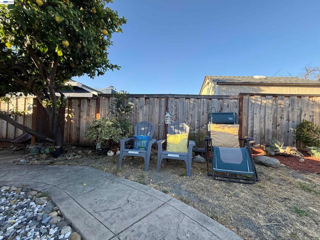 1362 Esser Ave, San Leandro, CA 94579
