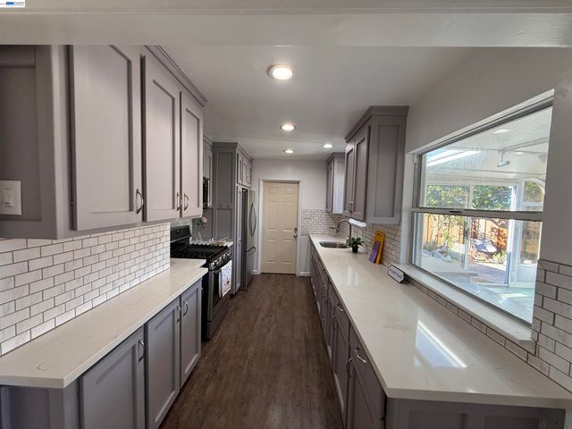 1362 Esser Ave, San Leandro, CA 94579