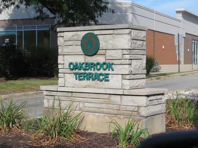 17W071 Hodges Road, Oakbrook Terrace, IL 60181