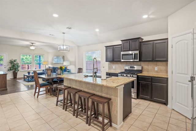 933 Walls Boulevard, Crowley, TX 76036