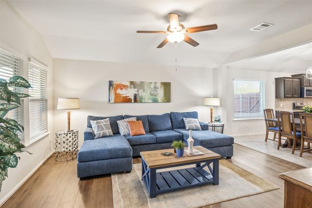 933 Walls Boulevard, Crowley, TX 76036
