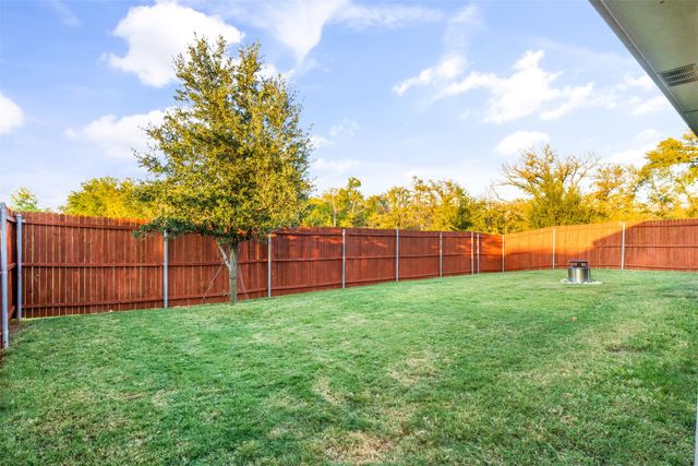 933 Walls Boulevard, Crowley, TX 76036