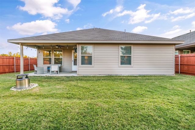 933 Walls Boulevard, Crowley, TX 76036