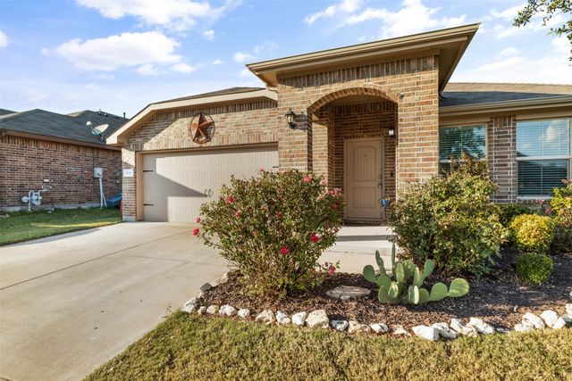 933 Walls Boulevard, Crowley, TX 76036