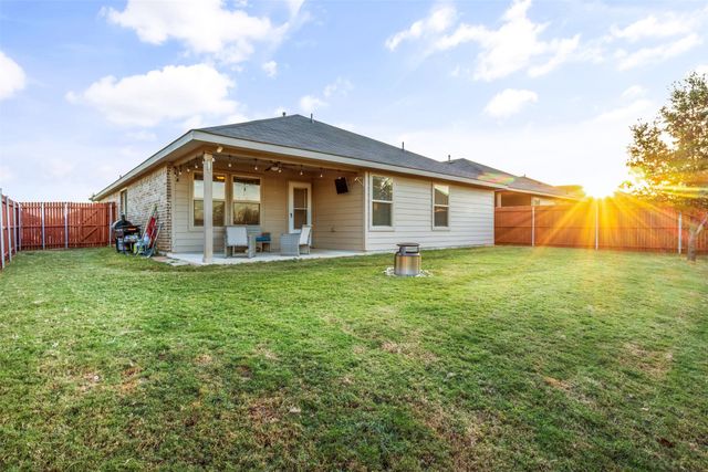 933 Walls Boulevard, Crowley, TX 76036