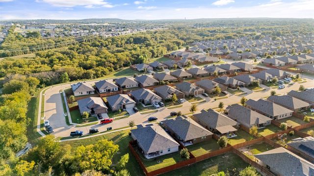 933 Walls Boulevard, Crowley, TX 76036