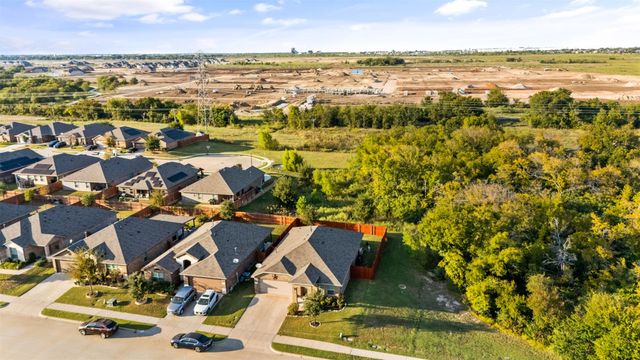 933 Walls Boulevard, Crowley, TX 76036
