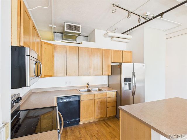 1501 Locust Street 1002, St Louis, MO 63103