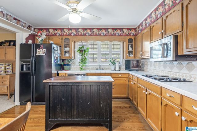 300 LEACH DRIVE, Birmingham, AL 35213