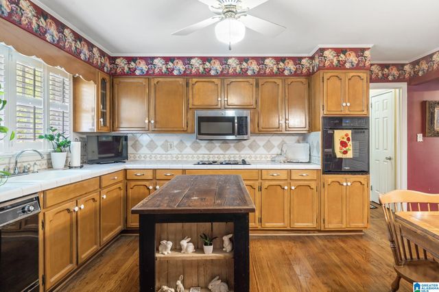 300 LEACH DRIVE, Birmingham, AL 35213