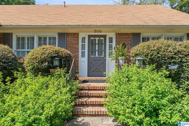 300 LEACH DRIVE, Birmingham, AL 35213