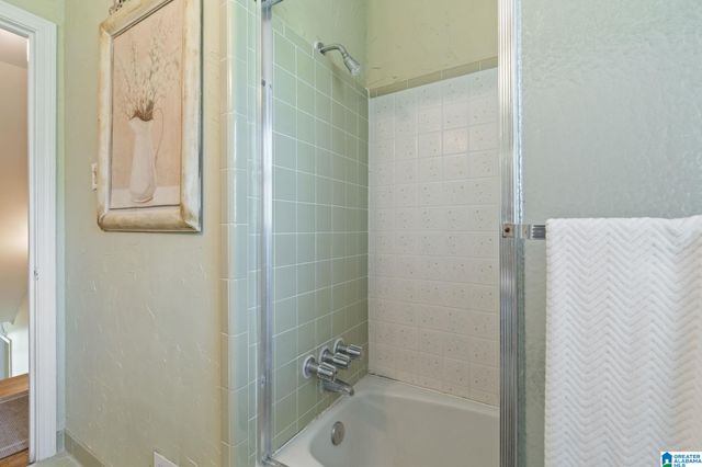 300 LEACH DRIVE, Birmingham, AL 35213