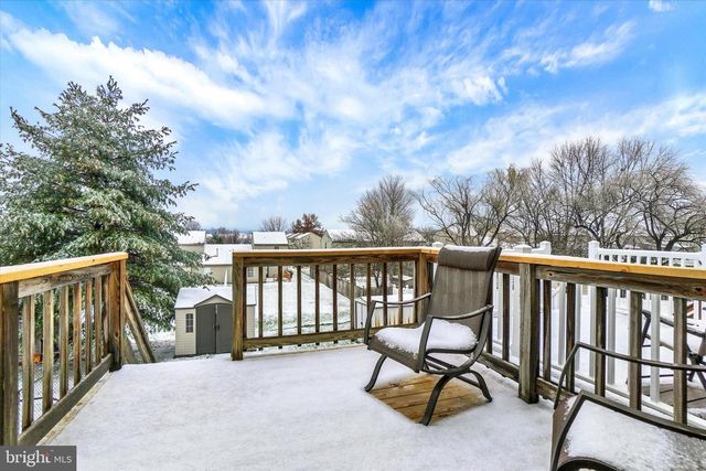 1606 CONDOR LN, Dover, PA 17315