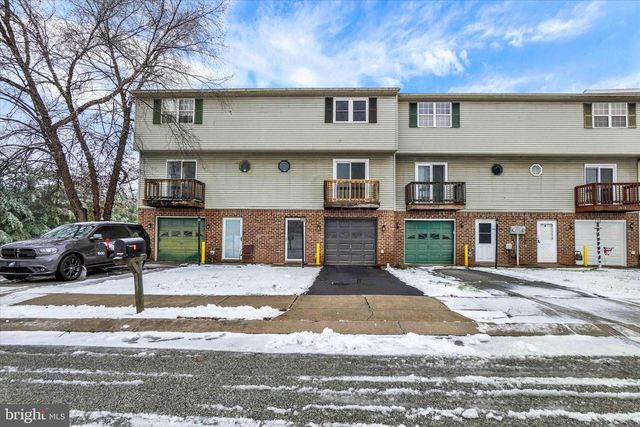 1606 CONDOR LN, Dover, PA 17315