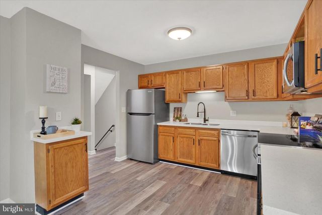 1606 CONDOR LN, Dover, PA 17315