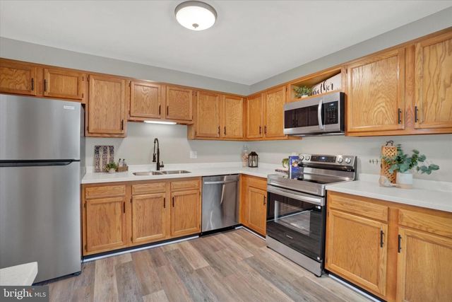 1606 CONDOR LN, Dover, PA 17315