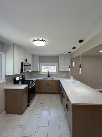 3120 Wilshire Avenue, Markham, IL 60428