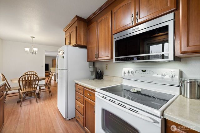 1127 12th Avenue SE, Puyallup, WA 98372