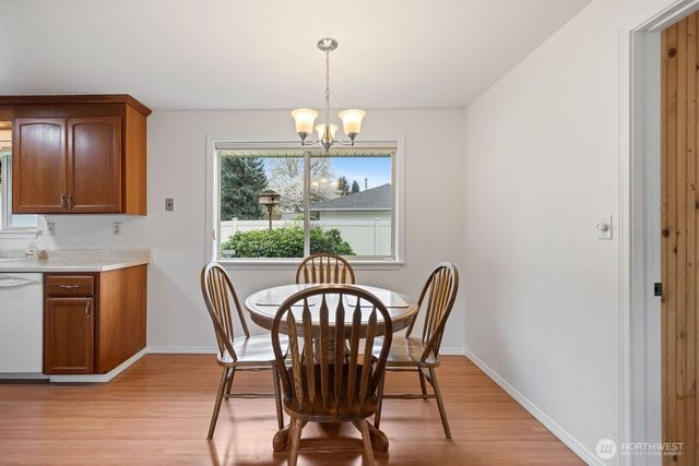 1127 12th Avenue SE, Puyallup, WA 98372