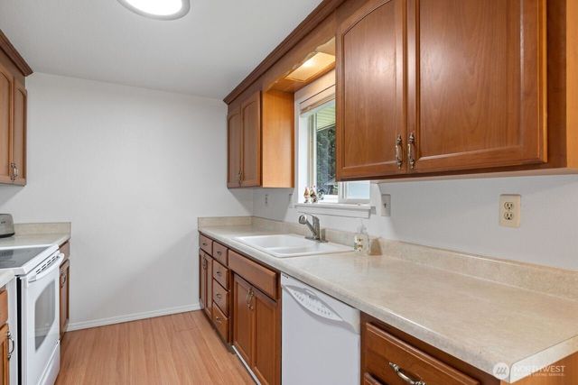 1127 12th Avenue SE, Puyallup, WA 98372