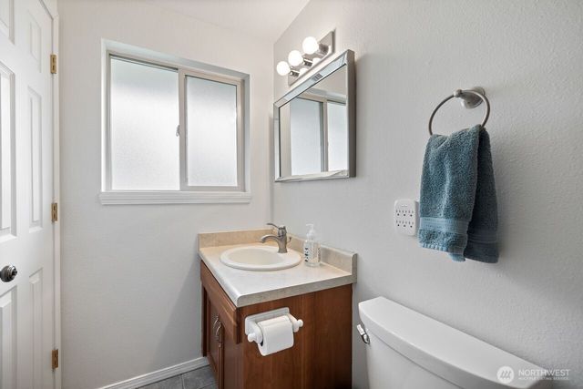 1127 12th Avenue SE, Puyallup, WA 98372