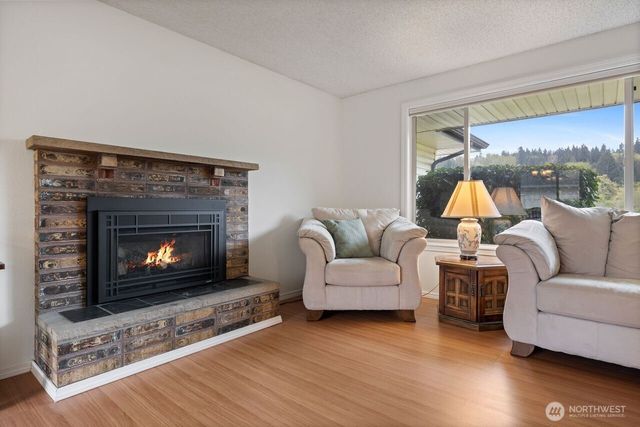 1127 12th Avenue SE, Puyallup, WA 98372