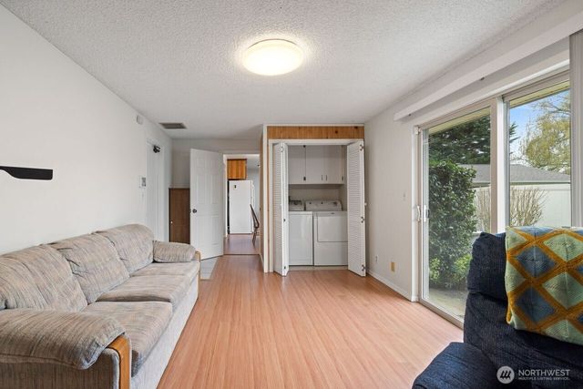 1127 12th Avenue SE, Puyallup, WA 98372