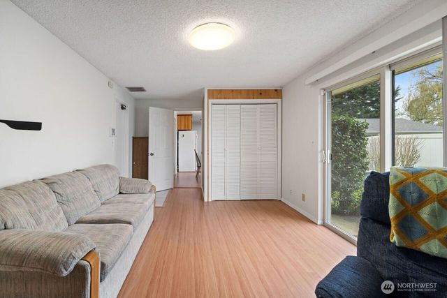 1127 12th Avenue SE, Puyallup, WA 98372