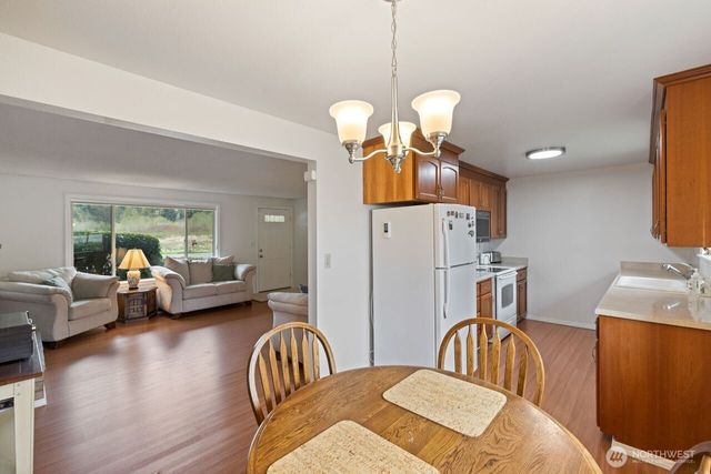 1127 12th Avenue SE, Puyallup, WA 98372