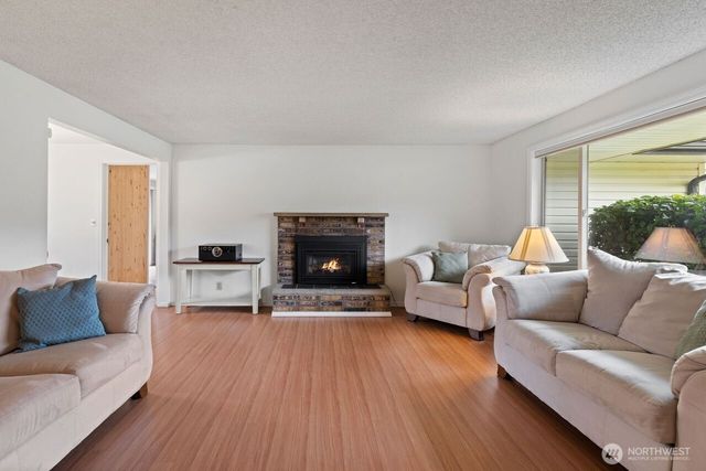 1127 12th Avenue SE, Puyallup, WA 98372