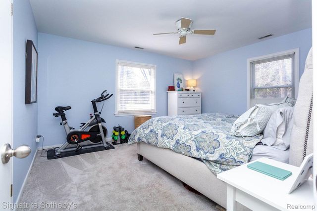 21890 Hampton Street, Beverly Hills Village, MI 48025