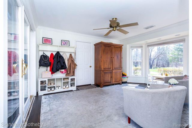 21890 Hampton Street, Beverly Hills Village, MI 48025