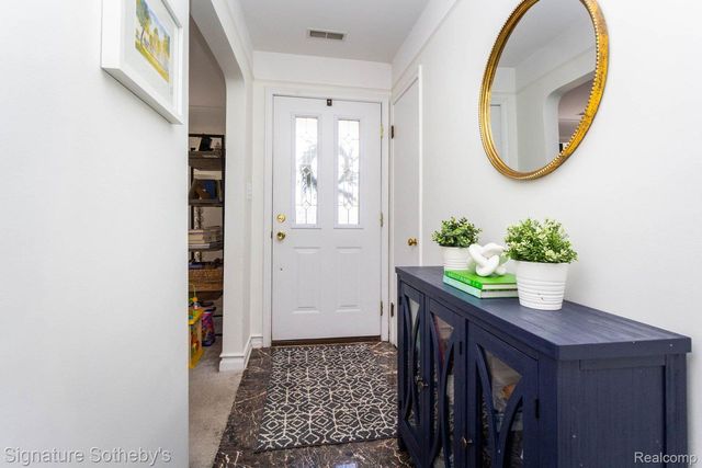 21890 Hampton Street, Beverly Hills Village, MI 48025