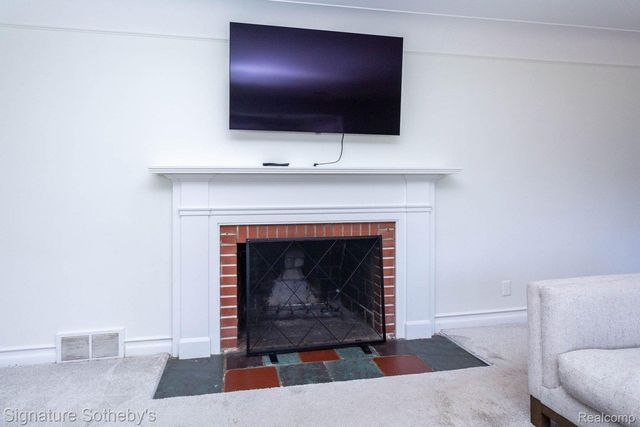 21890 Hampton Street, Beverly Hills Village, MI 48025