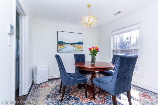 21890 Hampton Street, Beverly Hills Village, MI 48025