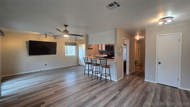 293 Kiamichi, Eufaula, OK 74432