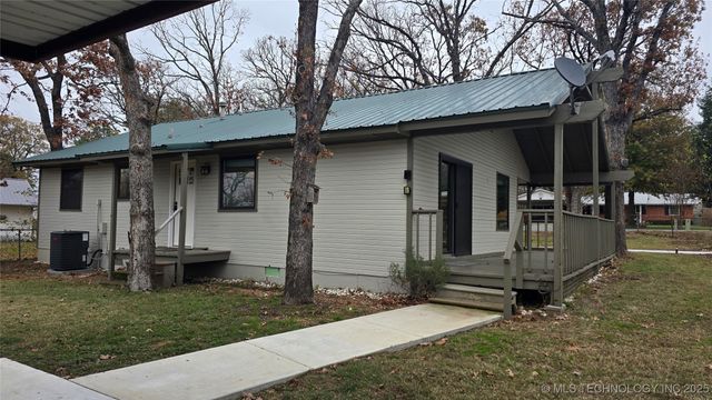 293 Kiamichi, Eufaula, OK 74432