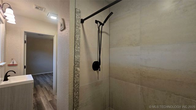 293 Kiamichi, Eufaula, OK 74432