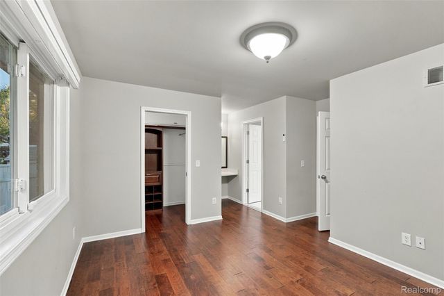 50576 Commons Drive, Macomb Township, MI 48042
