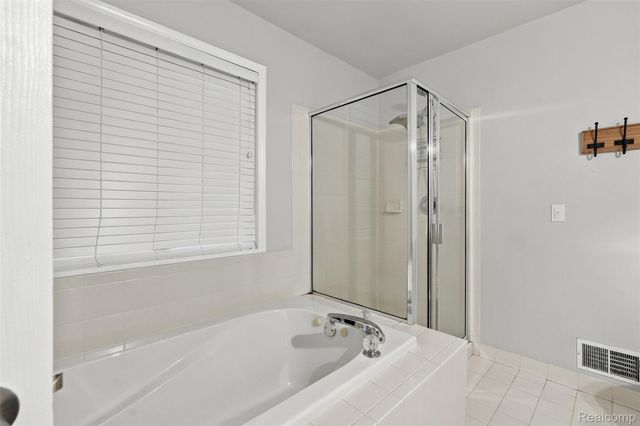 50576 Commons Drive, Macomb Township, MI 48042