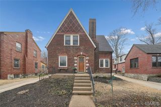 7106 Stanford Avenue, University City, MO 63130