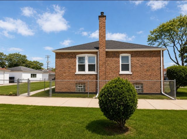 9801 S Drexel Avenue, Chicago, IL 60628
