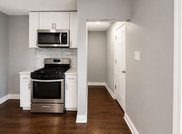 9801 S Drexel Avenue, Chicago, IL 60628