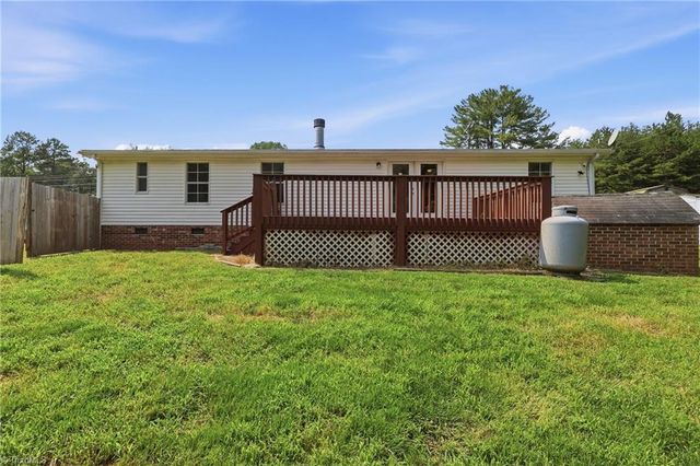 3028 Quaker Church Road, Pinnacle, NC 27043