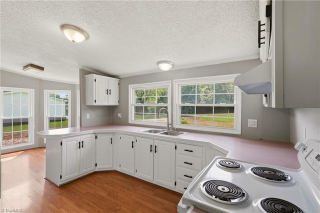 3028 Quaker Church Road, Pinnacle, NC 27043