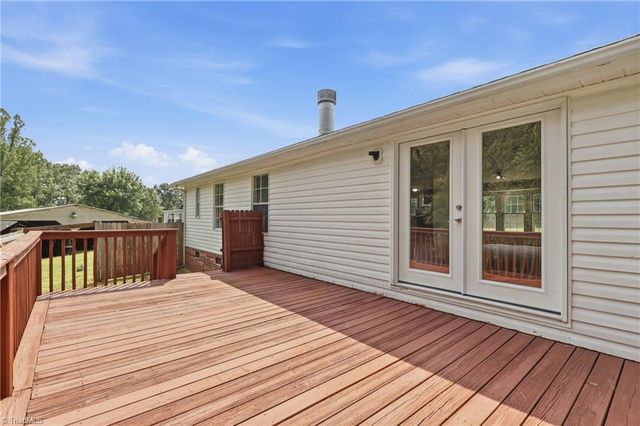 3028 Quaker Church Road, Pinnacle, NC 27043