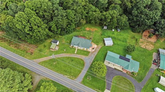 3028 Quaker Church Road, Pinnacle, NC 27043