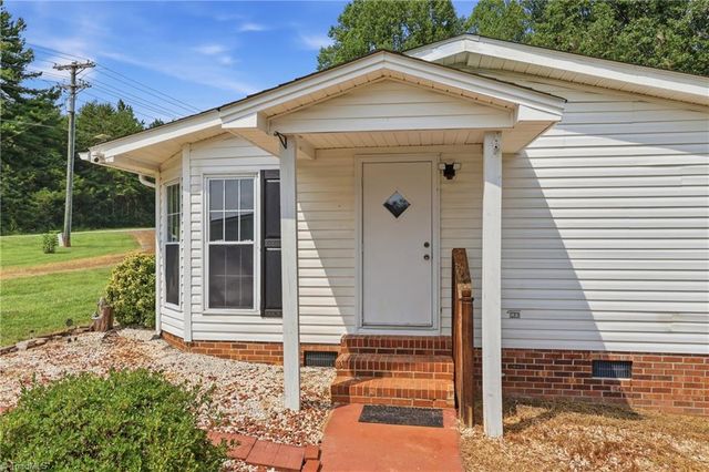 3028 Quaker Church Road, Pinnacle, NC 27043